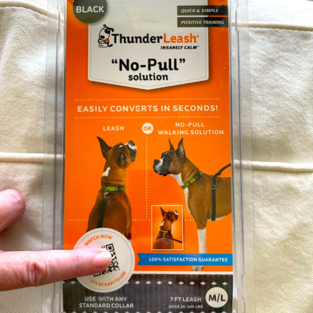 THUNDER LEASH - BRAND NEW! For med-large dogs